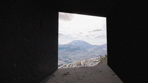 Çımağıl Mağarası Ziyaretçi Merkezi'nde Kop Dağı Müdafaası savaş alanlarına bakış