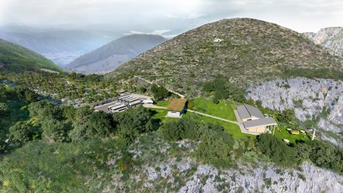 Şahinkaya Kanyonu; Yassıçal (Köprü güneyi) bölgesinde teleferik üst istasyonu, otopark ve giriş kapısının görünüşü